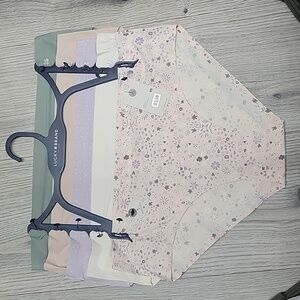 LUCKY BRAND HIPSTERS.